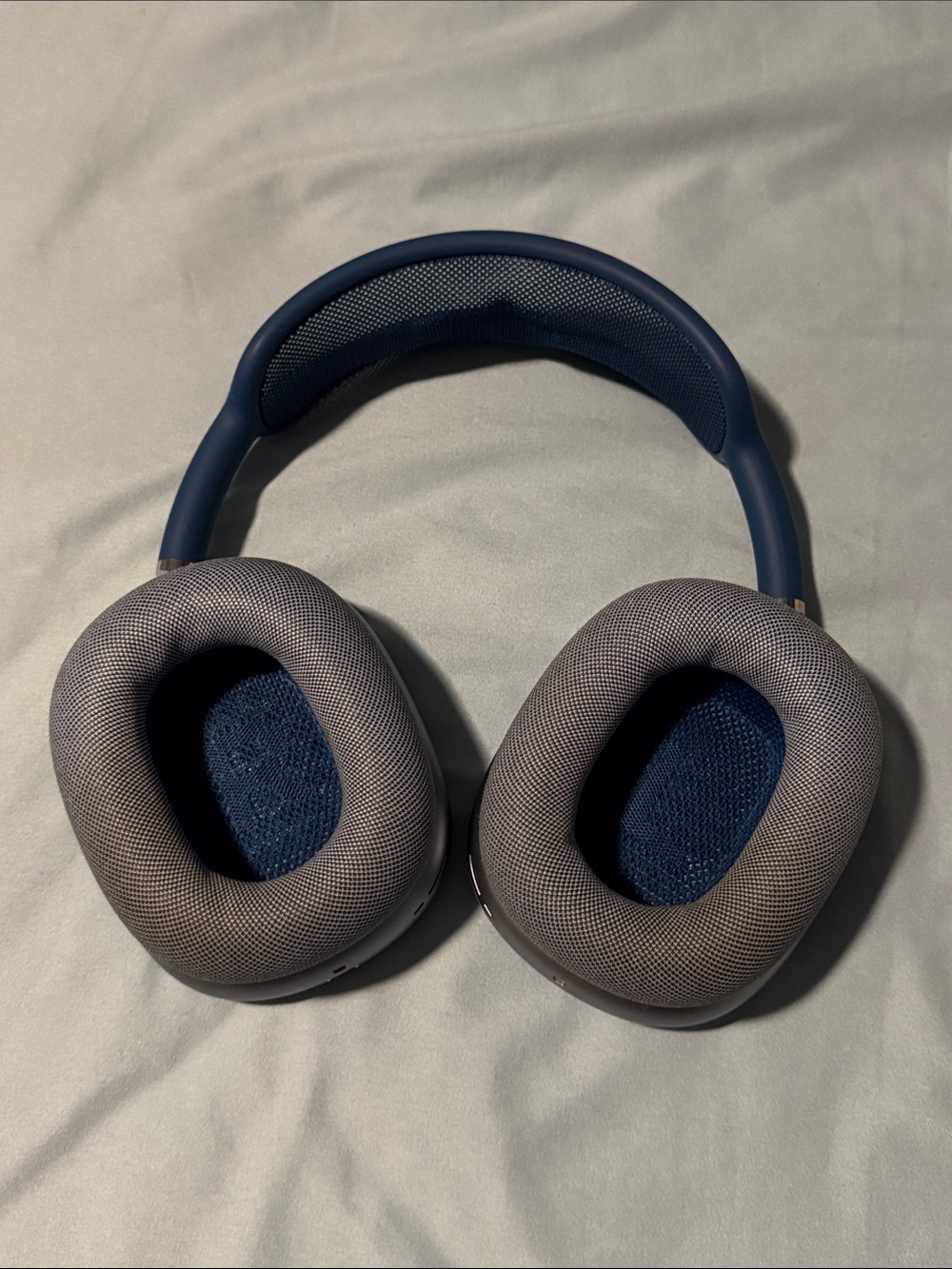 AirPod Max - Picture 2 of 6